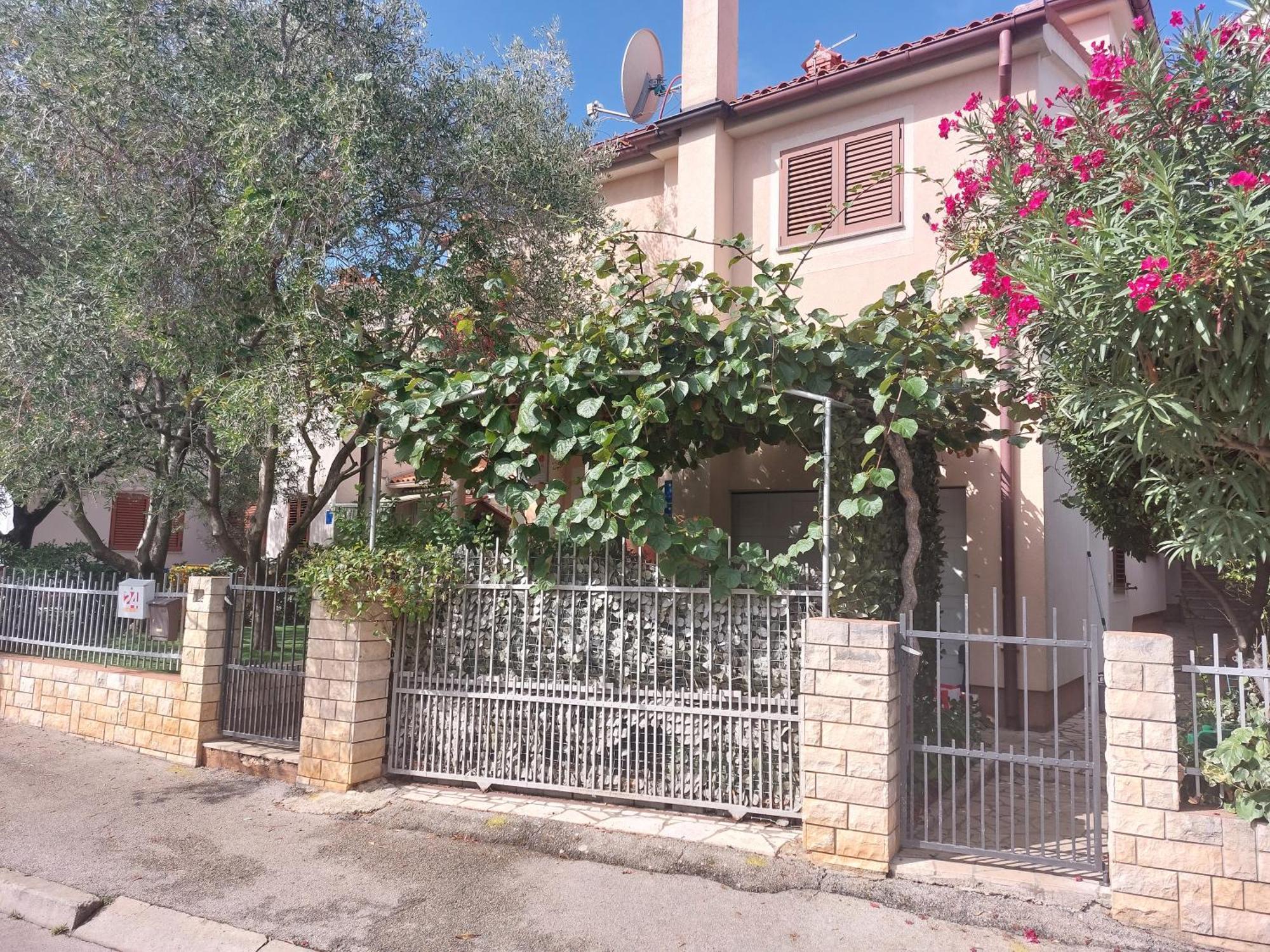 Apartment Asterix Pula
